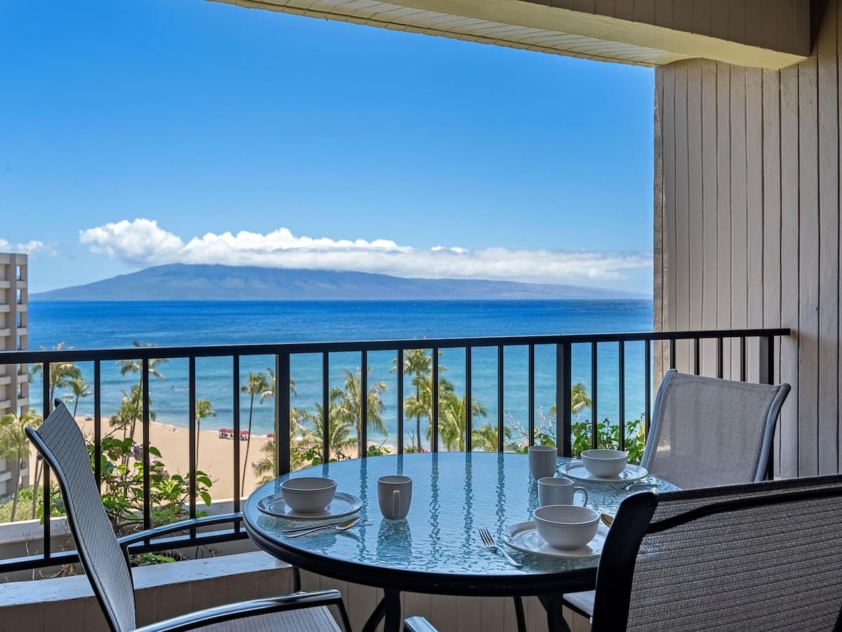 Condo in Kaanapali Beach · ★5.0 · 2 bedrooms · 3 beds · 2 baths - Photo 1