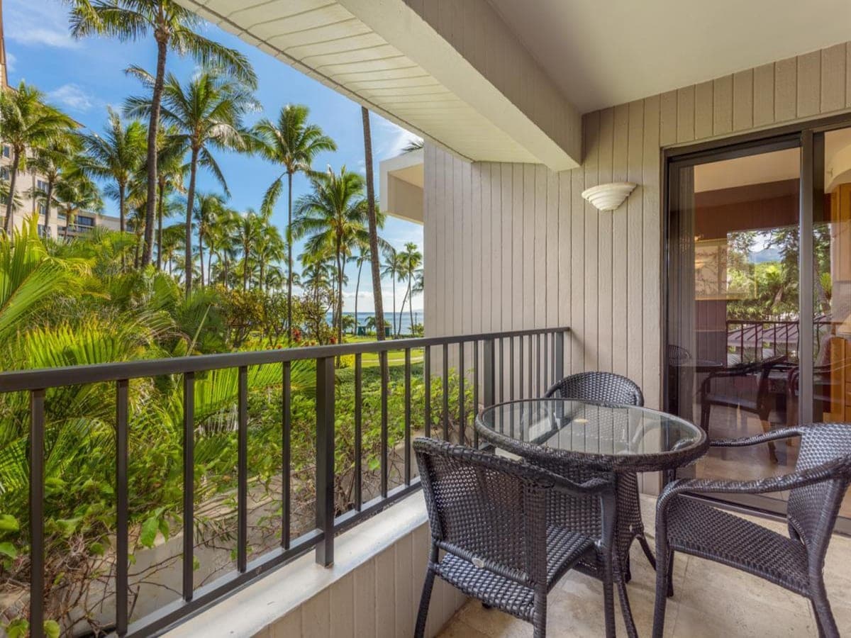 Condo in Kaanapali Beach · ★5.0 · 2 bedrooms · 2 beds · 2 baths - Photo 1