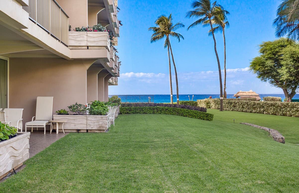 Condo in Lahaina · ★4.95 · 1 bedroom · 2 beds · 2 baths - Photo 2