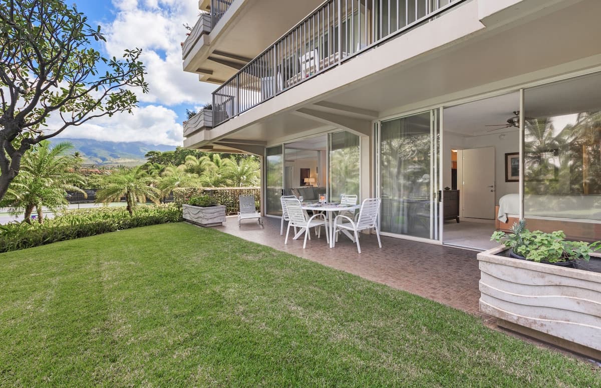 Condo in Lahaina · ★4.95 · 1 bedroom · 2 beds · 2 baths - Photo 3