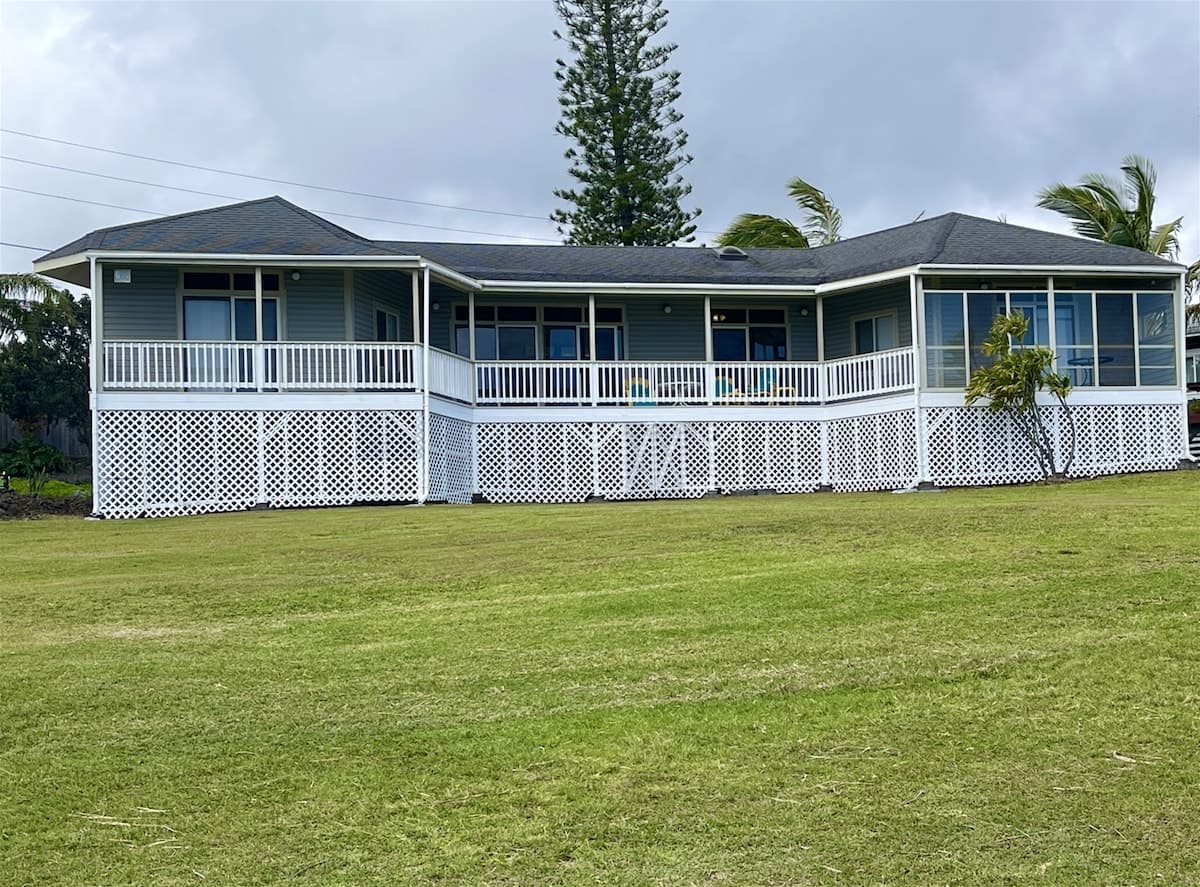 Home in Naalehu · ★4.81 · 2 bedrooms · 3 beds · 2 private baths - Photo 1