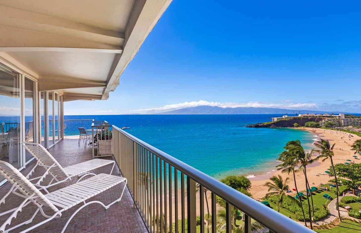 Condo in Lahaina · ★4.9 · 2 bedrooms · 3 beds · 2 baths - Photo 4