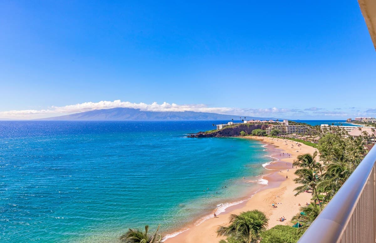 Condo in Lahaina · ★4.9 · 2 bedrooms · 3 beds · 2 baths - Photo 1