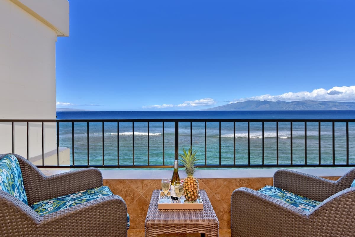 Condo in Lahaina · ★4.71 · 1 bedroom · 2 beds · 1 bath - Photo 1