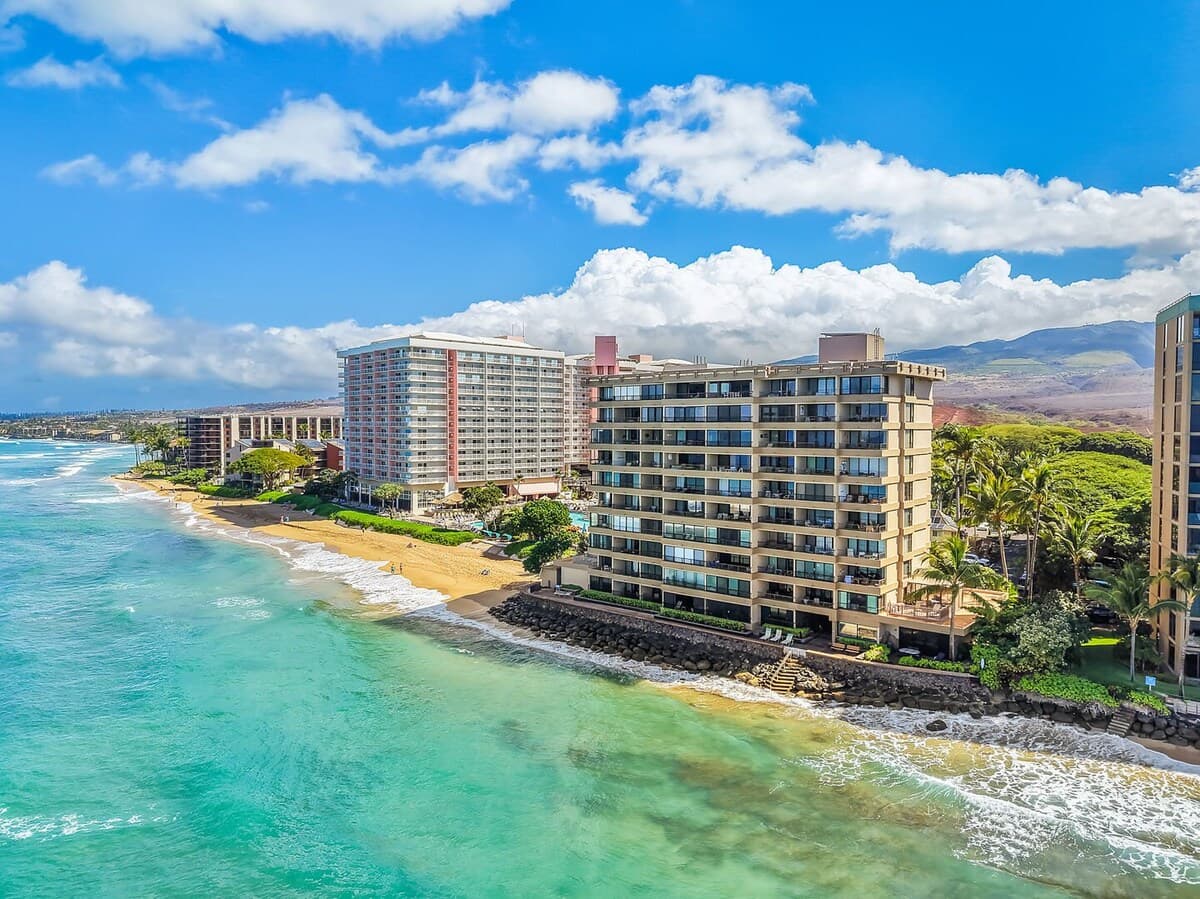 Condo in Lahaina · ★4.71 · 1 bedroom · 2 beds · 1 bath - Photo 5