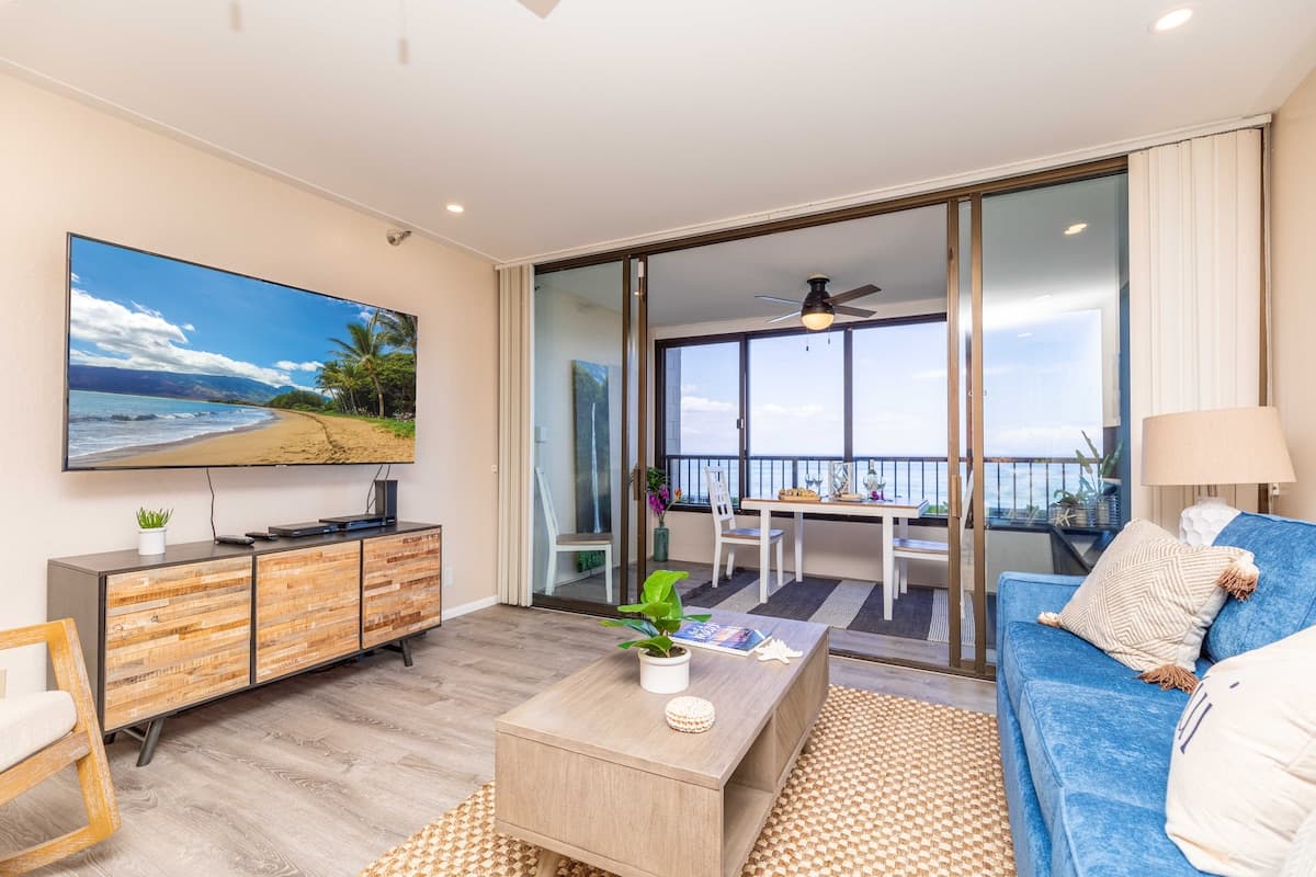 Condo in Lahaina · ★4.86 · 1 bedroom · 2 beds · 1 bath - Photo 2