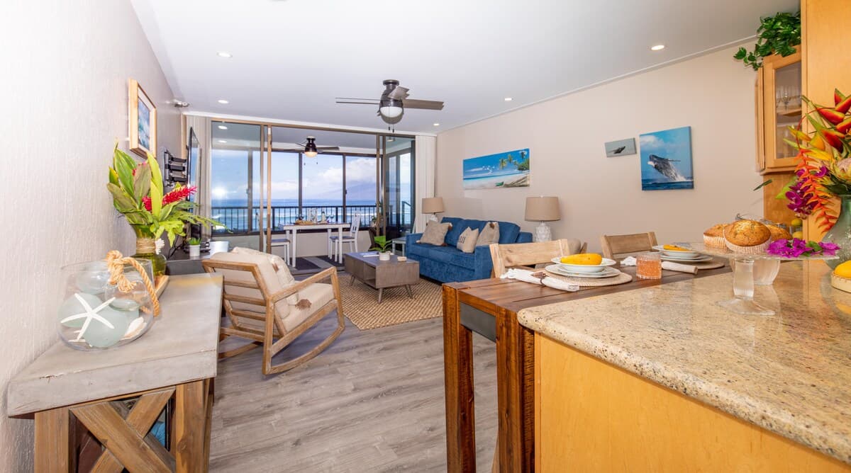 Condo in Lahaina · ★4.86 · 1 bedroom · 2 beds · 1 bath - Photo 5