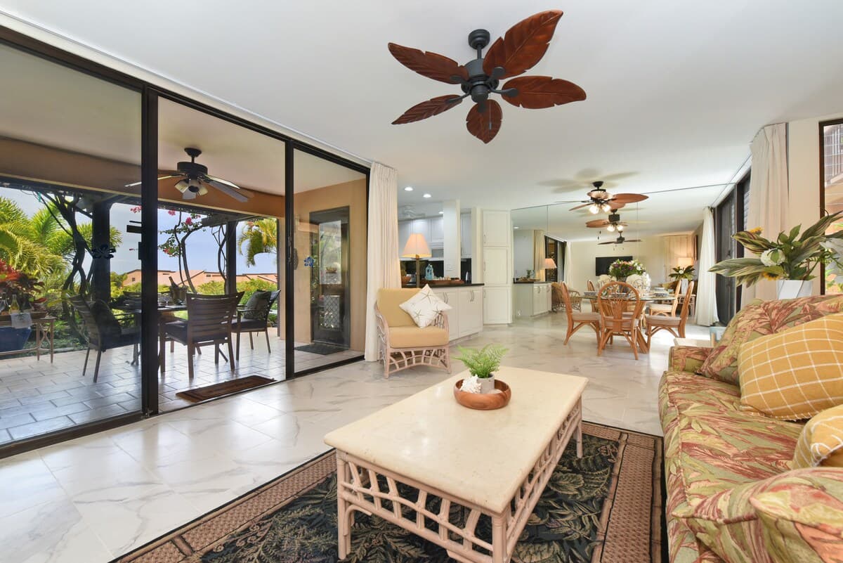 Condo in Kihei · ★4.67 · 1 bedroom · 2 beds · 2 baths - Photo 3