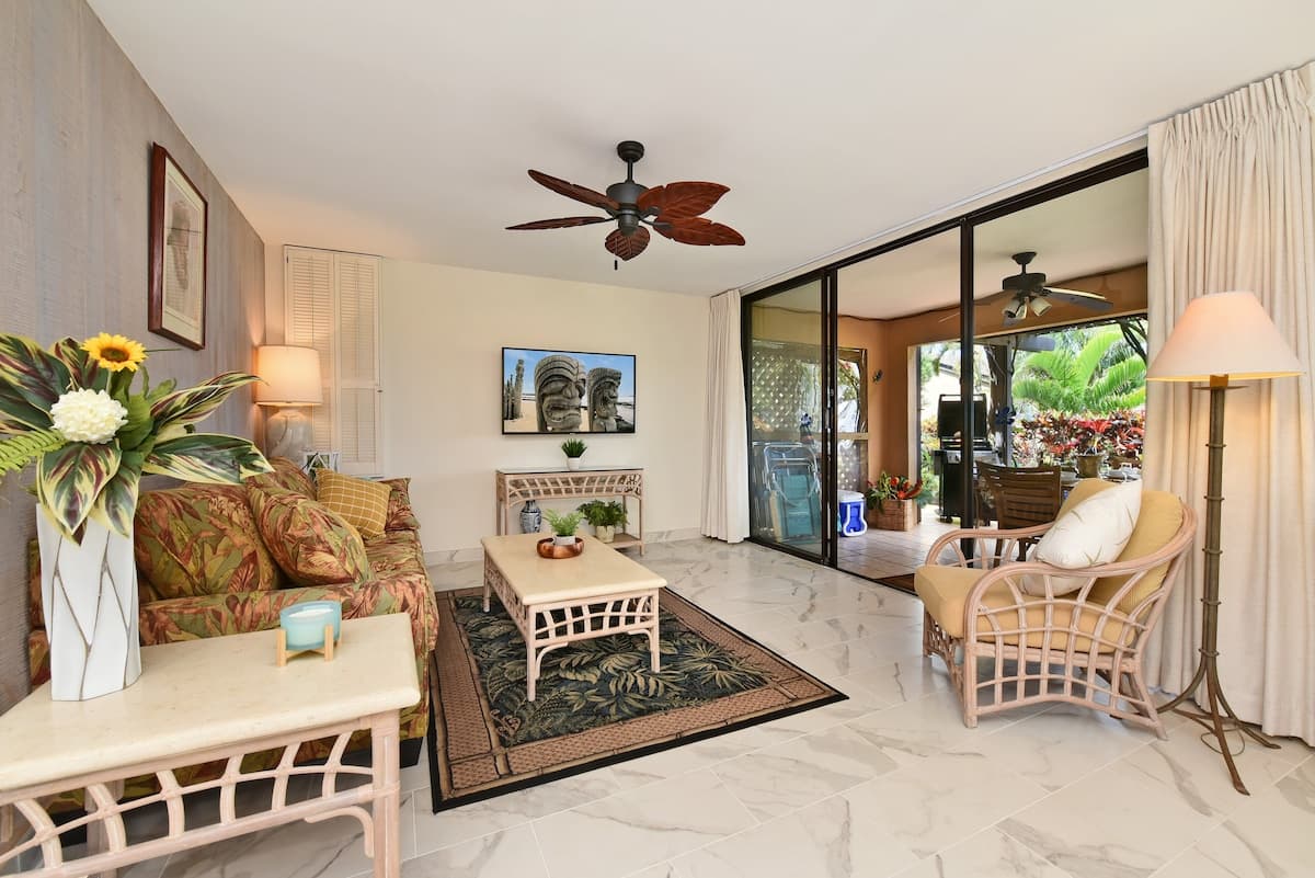 Condo in Kihei · ★4.67 · 1 bedroom · 2 beds · 2 baths - Photo 4