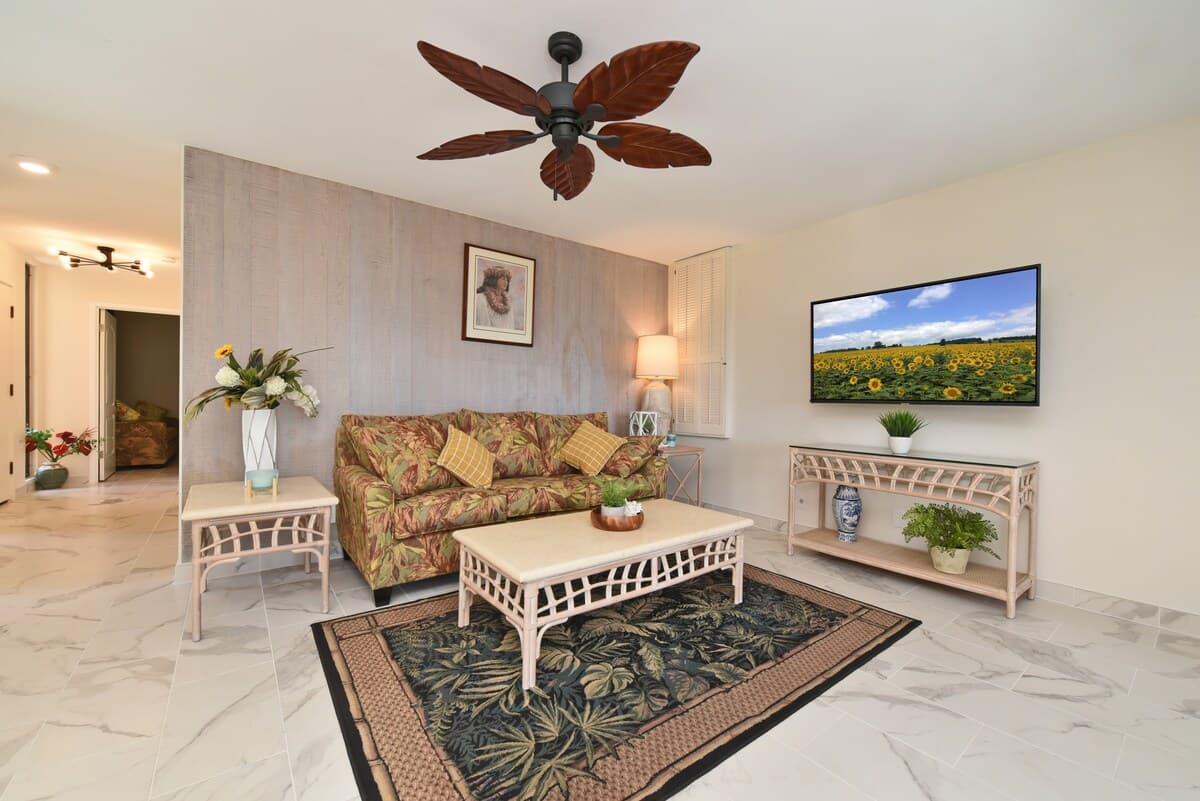 Condo in Kihei · ★4.67 · 1 bedroom · 2 beds · 2 baths - Photo 2