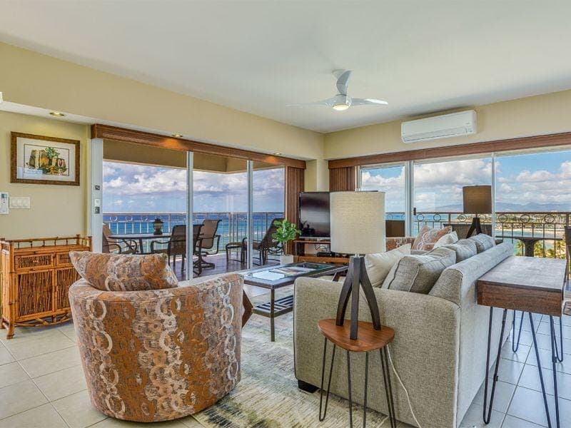 Condo in Honolulu · ★4.8 · 2 bedrooms · 3 beds · 2 shared baths - Photo 1