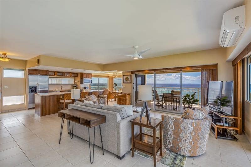 Condo in Honolulu · ★4.8 · 2 bedrooms · 3 beds · 2 shared baths - Photo 3