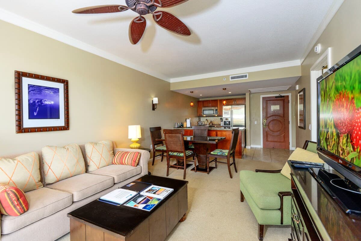 Condo in Lahaina · ★4.69 · 1 bedroom · 2 beds · 1 bath - Photo 3