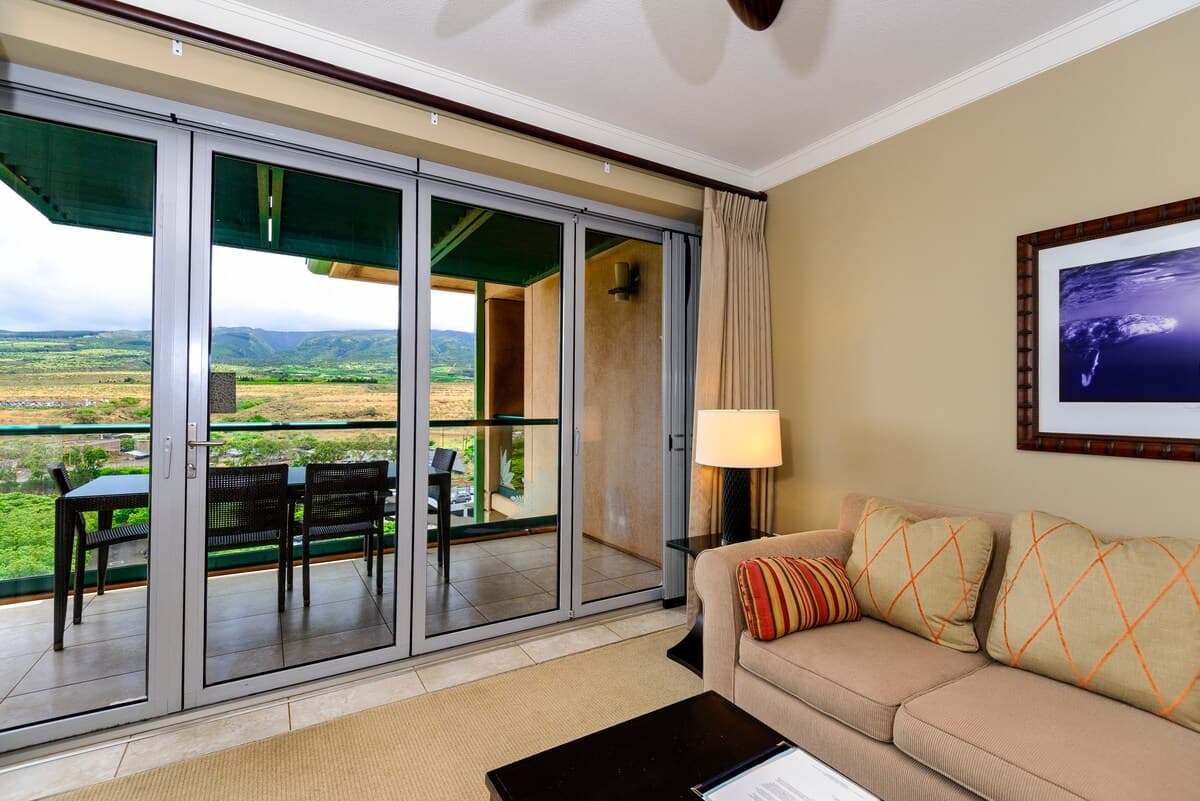 Condo in Lahaina · ★4.69 · 1 bedroom · 2 beds · 1 bath - Photo 2