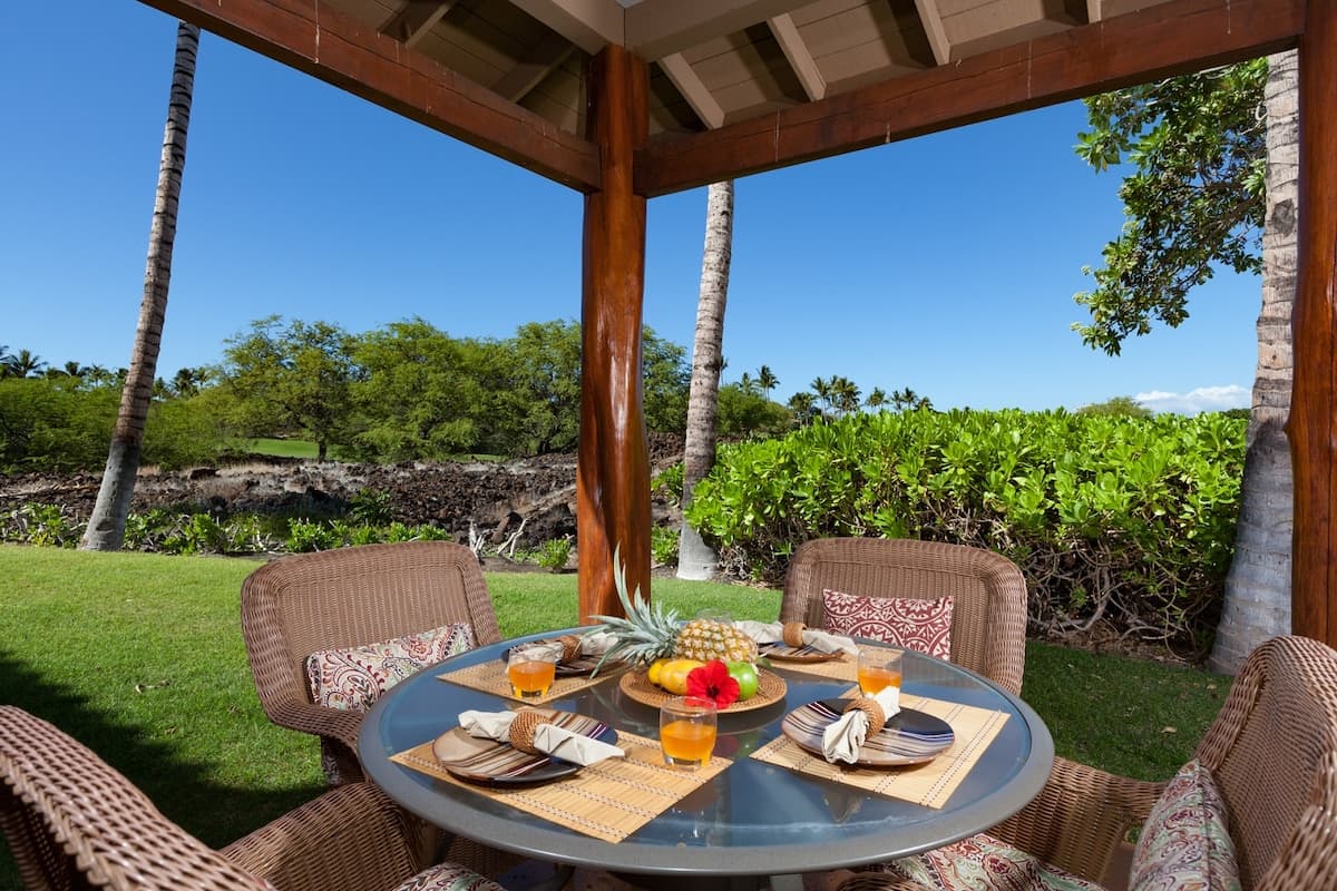 Townhouse in Waimea · ★4.86 · 2 bedrooms · 2 beds · 2 baths - Photo 1