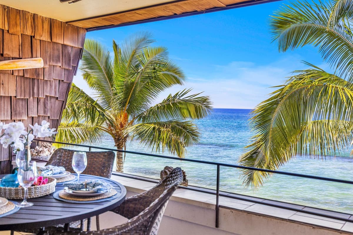 Condo in Lahaina · ★4.53 · 2 bedrooms · 4 beds · 2 baths - Photo 1