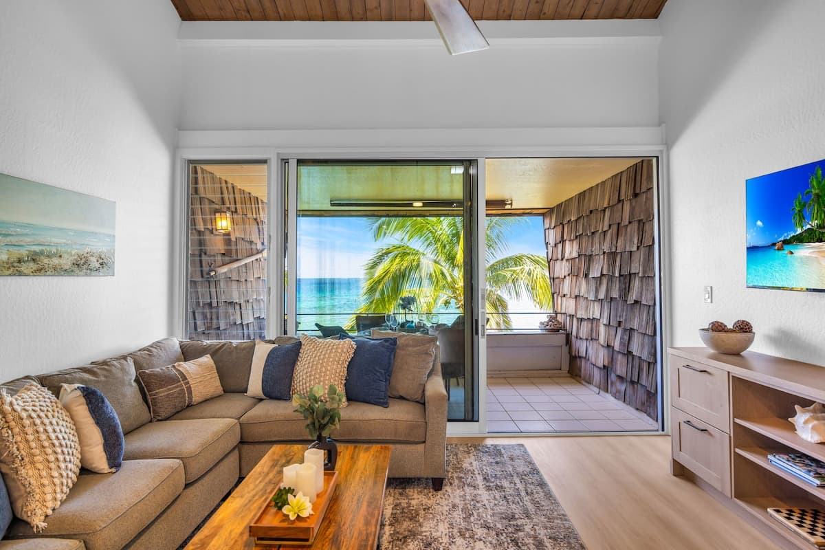 Condo in Lahaina · ★4.53 · 2 bedrooms · 4 beds · 2 baths - Photo 4