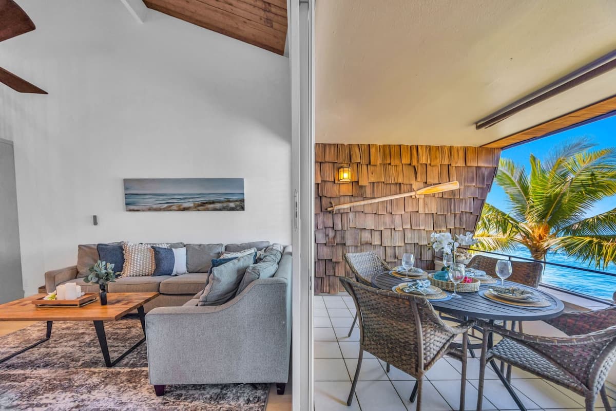 Condo in Lahaina · ★4.53 · 2 bedrooms · 4 beds · 2 baths - Photo 2
