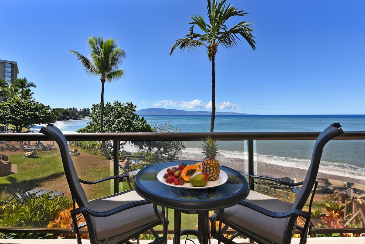 Condo in Lahaina · ★4.65 · 2 bedrooms · 4 beds · 2 baths - Photo 1