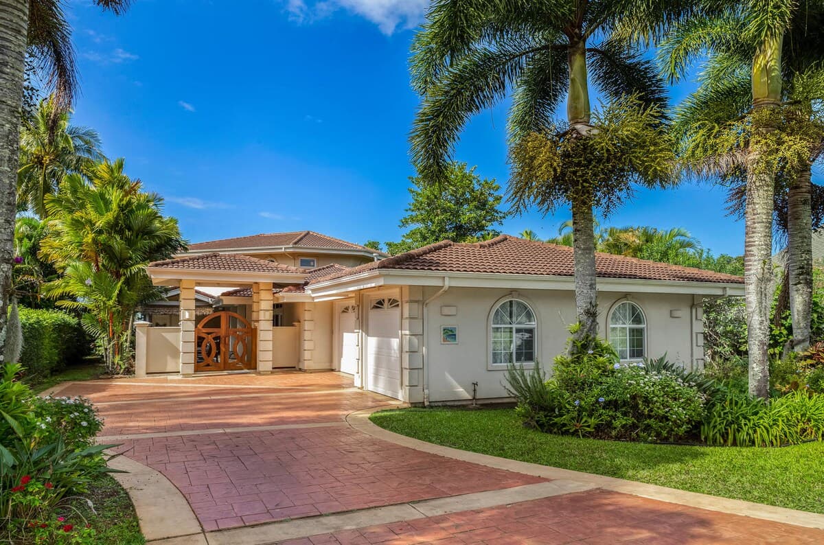 Home in Princeville · ★4.94 · 3 bedrooms · 6 beds · 3.5 shared baths - Photo 2