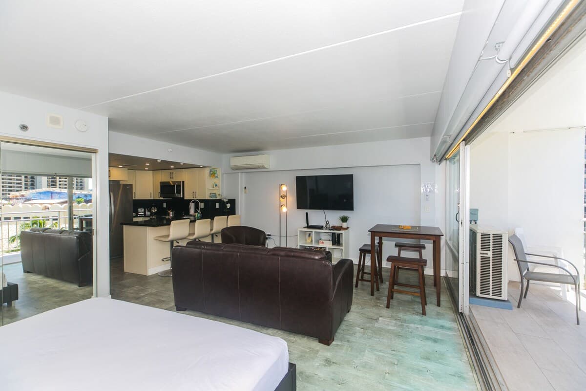 Island Escape - Stunning Ocean Views! Ilikai Hotel - Photo 3