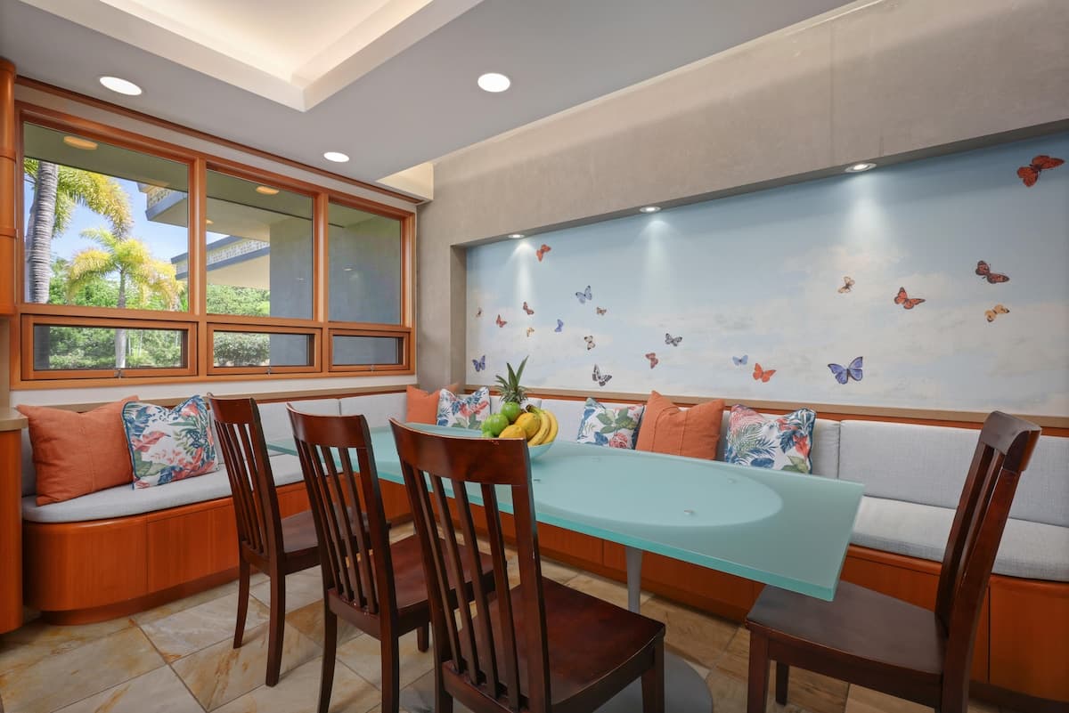 Home in Waimea · ★4.25 · 4 bedrooms · 6 beds · 6.5 baths - Photo 3