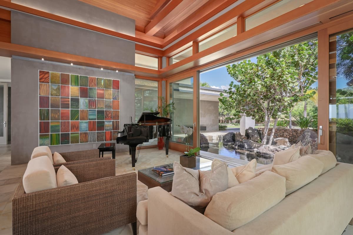 Home in Waimea · ★4.25 · 4 bedrooms · 6 beds · 6.5 baths - Photo 4