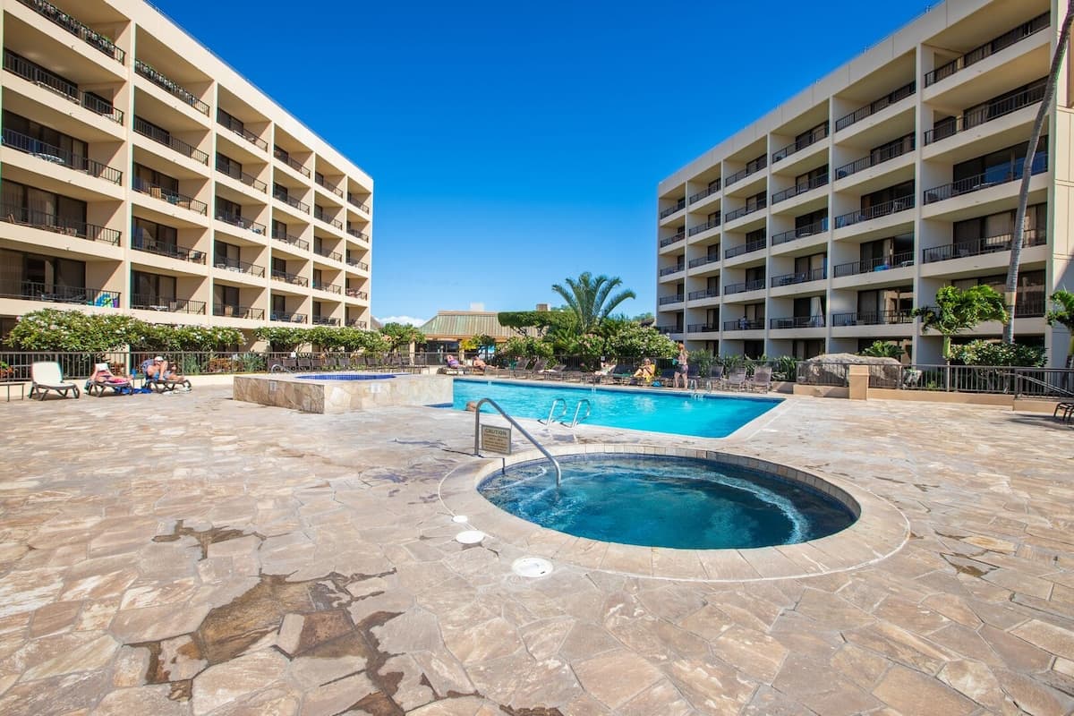 Condo in Kihei · ★4.71 · 1 bedroom · 2 beds · 1 bath - Photo 5