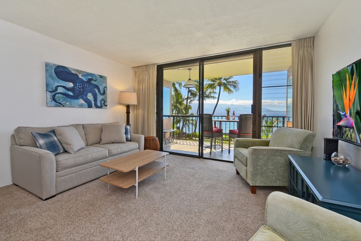 Condo in Wailuku · ★4.66 · 1 bedroom · 2 beds · 1 bath - Photo 4