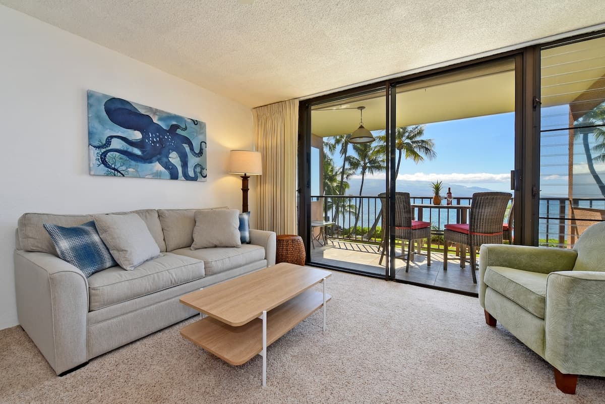 Condo in Wailuku · ★4.66 · 1 bedroom · 2 beds · 1 bath - Photo 2