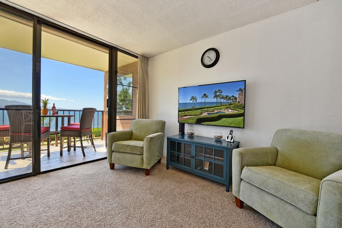 Condo in Wailuku · ★4.66 · 1 bedroom · 2 beds · 1 bath - Photo 5