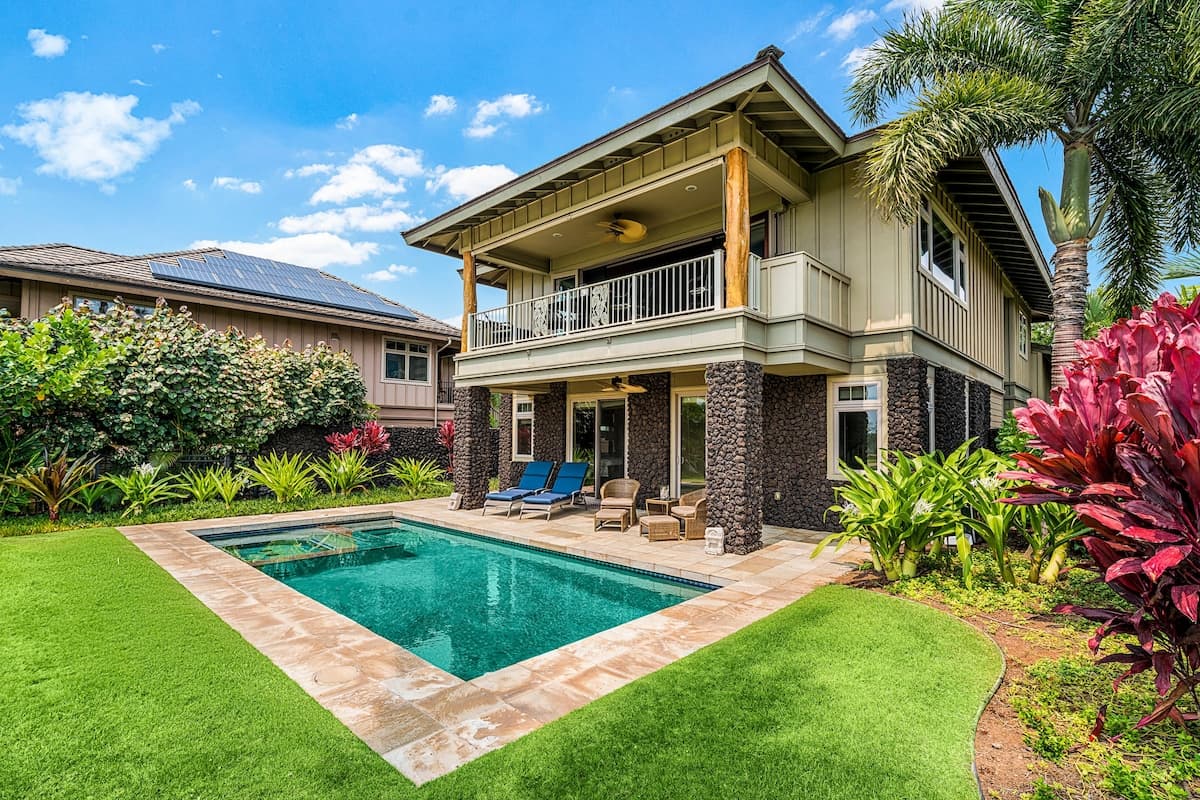 3-Bed w/ Private Pool Dec. - Photo 1