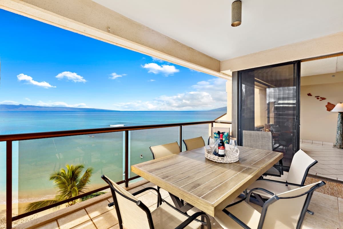 Condo in Lahaina · ★4.71 · 3 bedrooms · 5 beds · 2 private baths - Photo 1