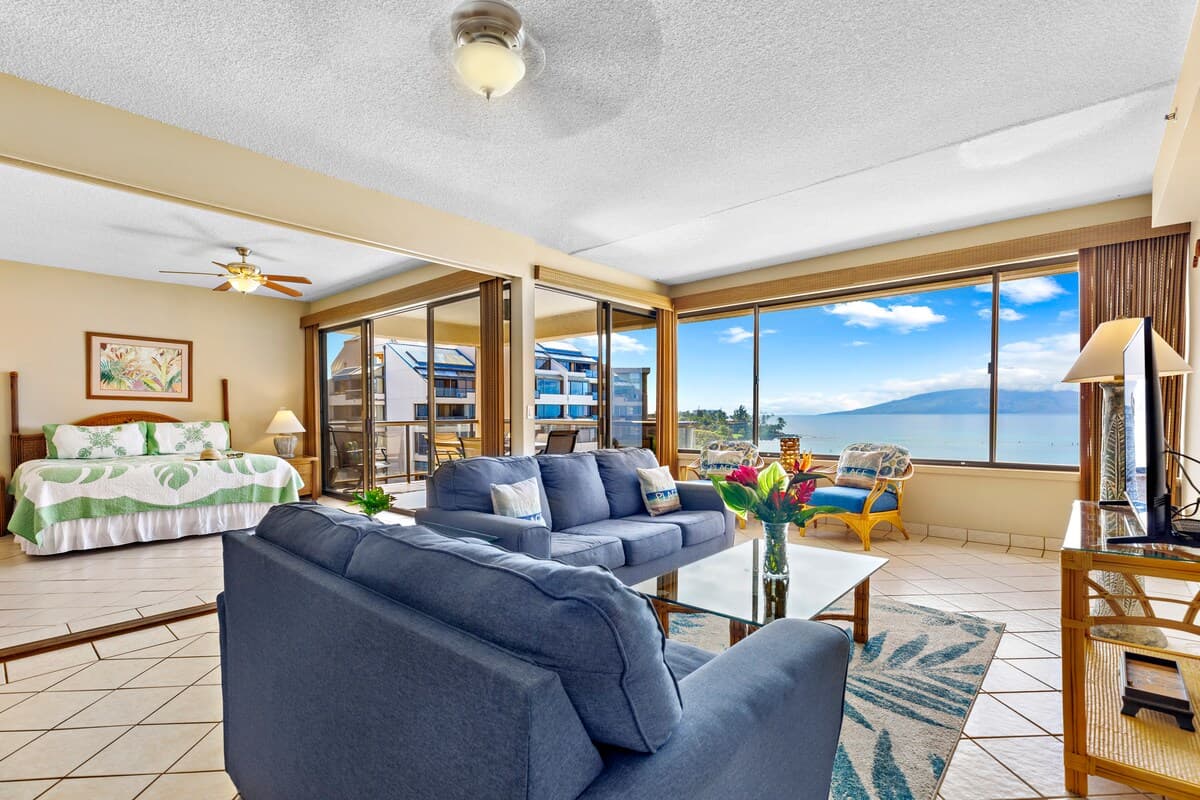 Condo in Lahaina · ★4.71 · 3 bedrooms · 5 beds · 2 private baths - Photo 3