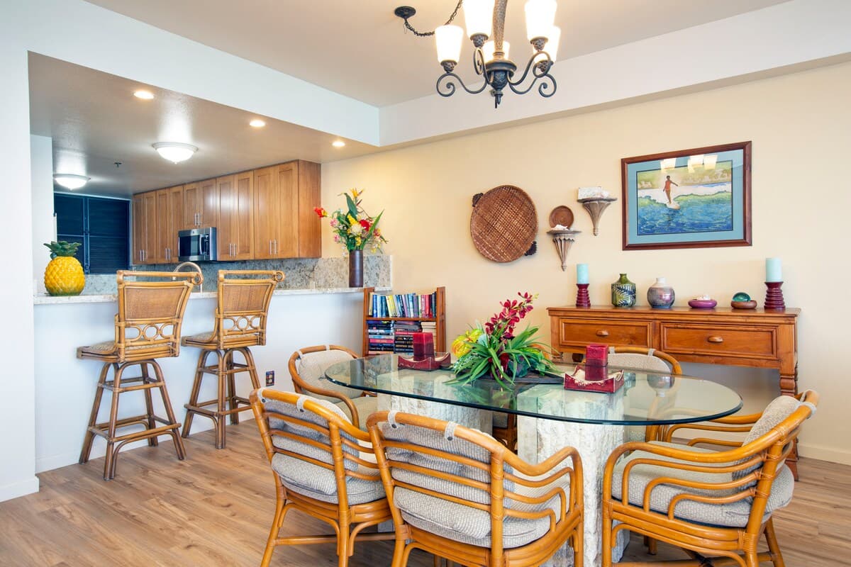 Condo in Lahaina · ★5.0 · 2 bedrooms · 3 beds · 2 baths - Photo 4