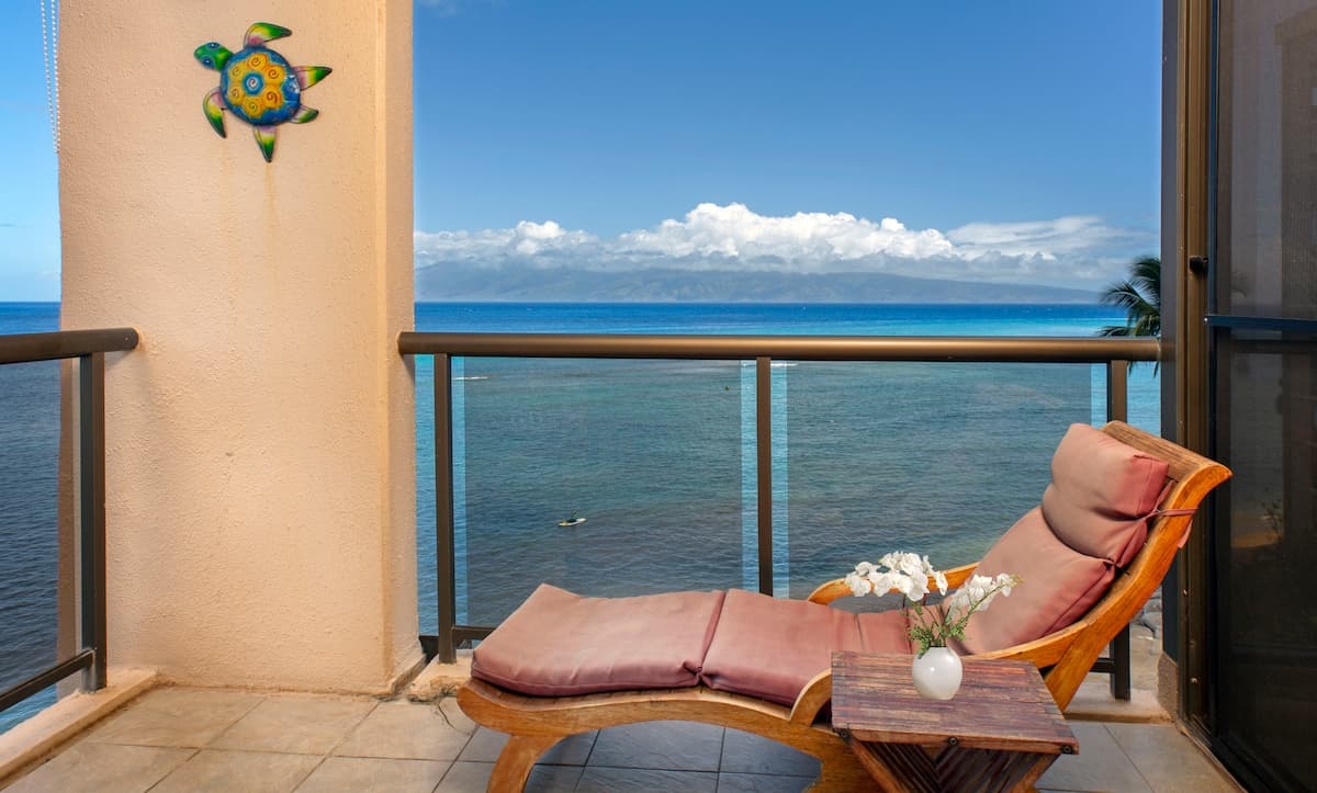 Condo in Lahaina · ★5.0 · 2 bedrooms · 3 beds · 2 baths - Photo 3