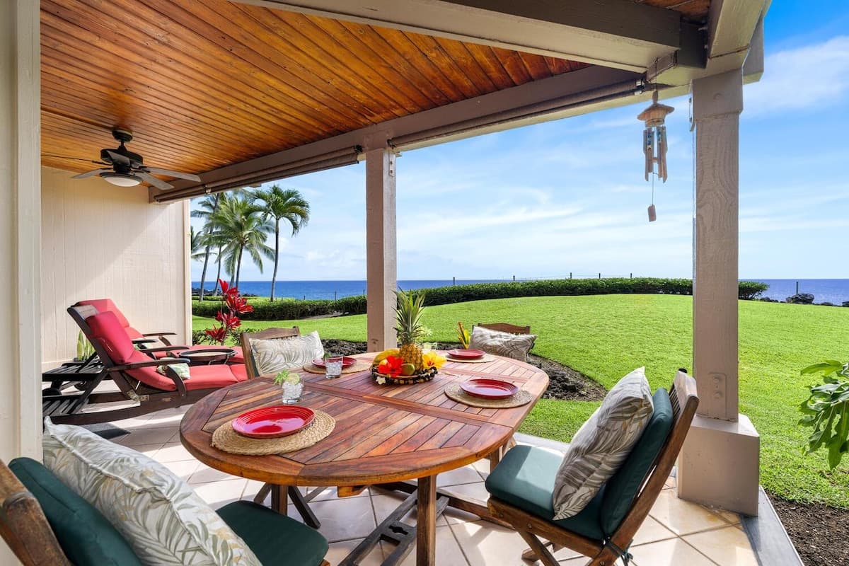 Condo in Kailua-Kona · ★4.63 · 2 bedrooms · 2 beds · 2 baths - Photo 2