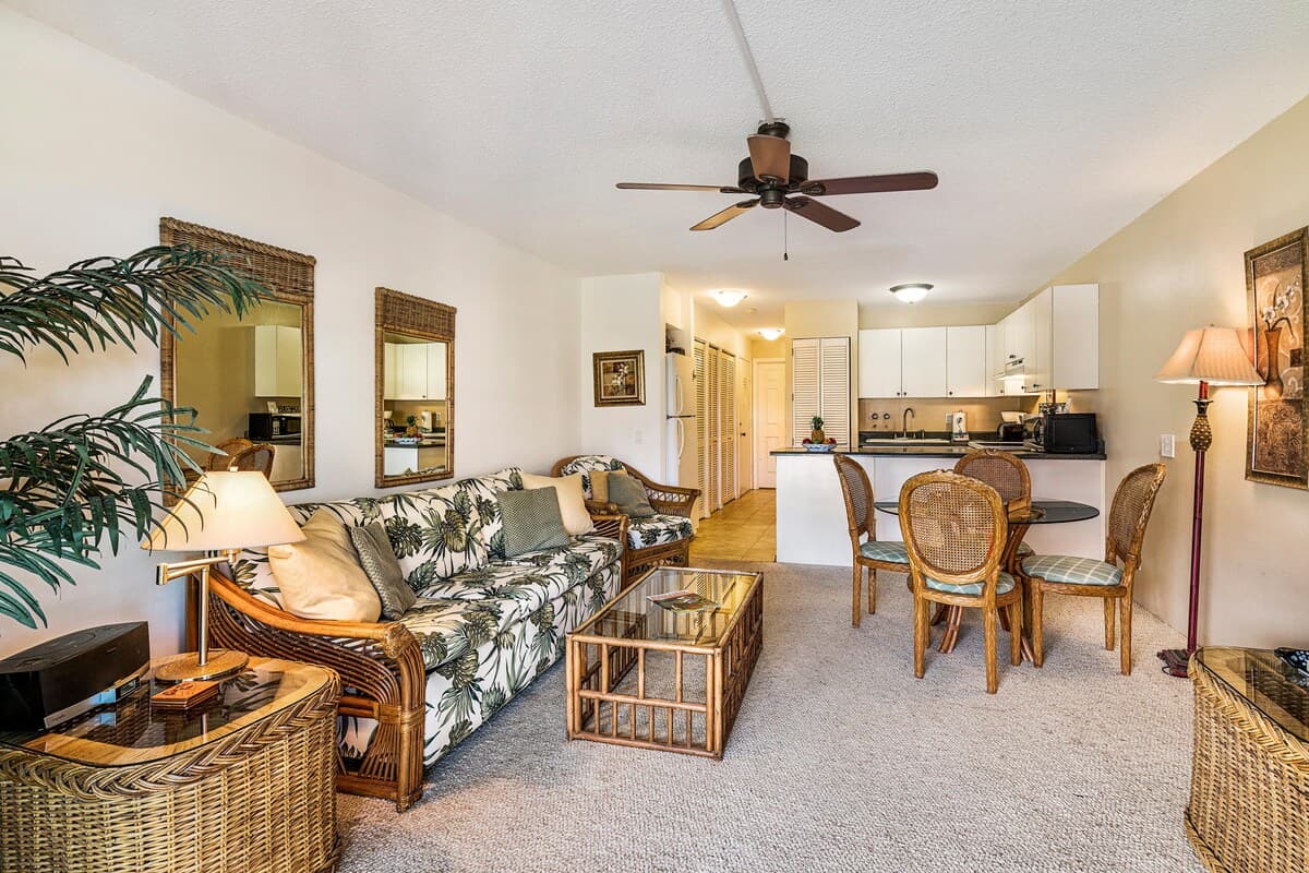 Condo in Kailua-Kona · ★4.5 · 1 bedroom · 2 beds · 1 private bath - Photo 3