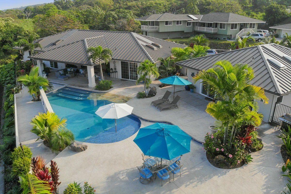 Home in Kailua-Kona · ★4.83 · 4 bedrooms · 4 beds · 4.5 baths - Photo 2