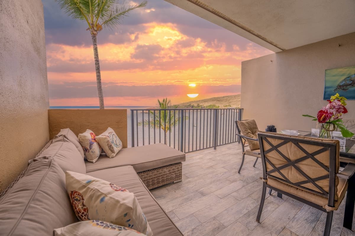Condo in Wailuku · ★4.87 · 1 bedroom · 2 beds · 1 bath - Photo 2