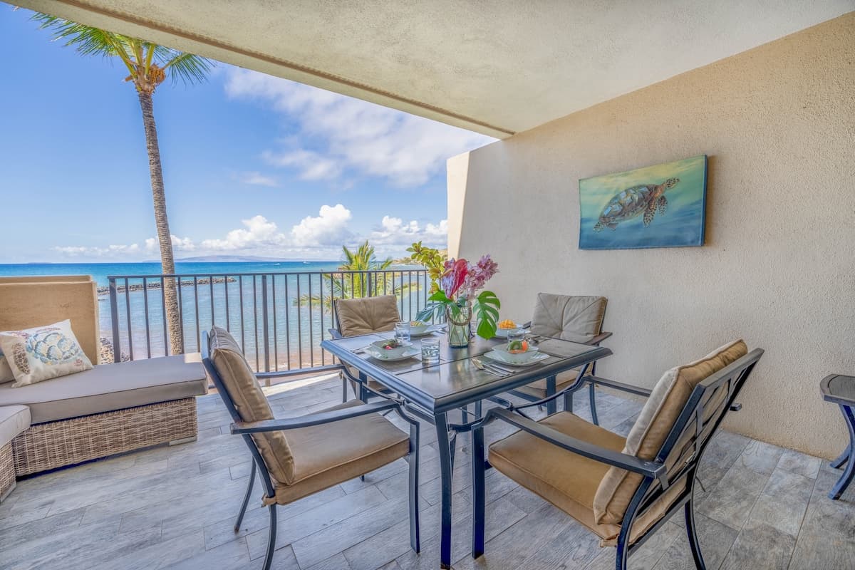 Condo in Wailuku · ★4.87 · 1 bedroom · 2 beds · 1 bath - Photo 3