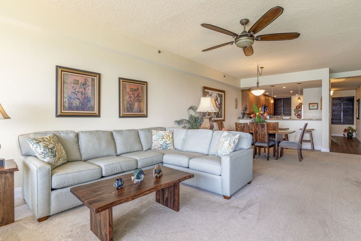 Condo in Lahaina · ★4.89 · 2 bedrooms · 3 beds · 2 private baths - Photo 4