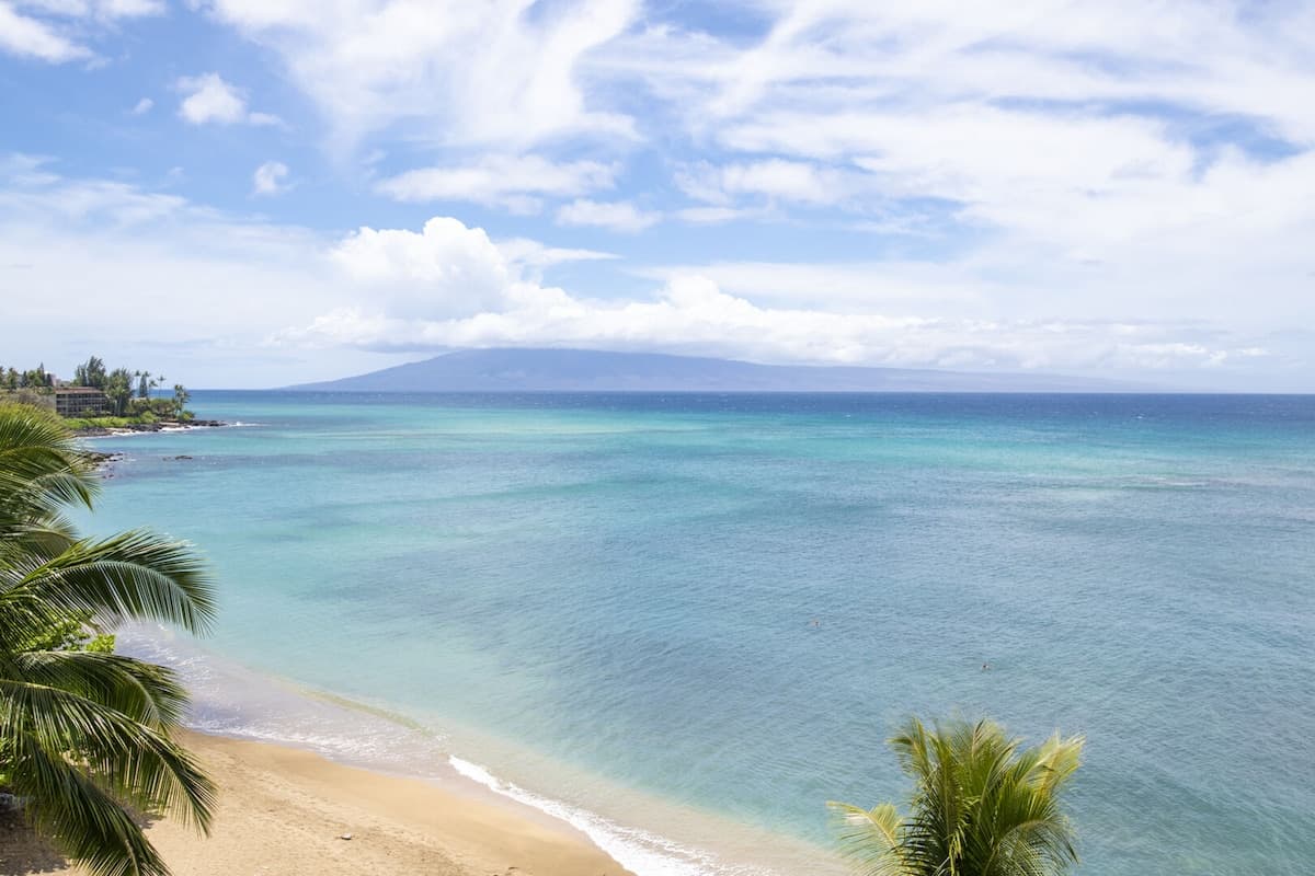 Condo in Lahaina · ★4.89 · 2 bedrooms · 3 beds · 2 private baths - Photo 2