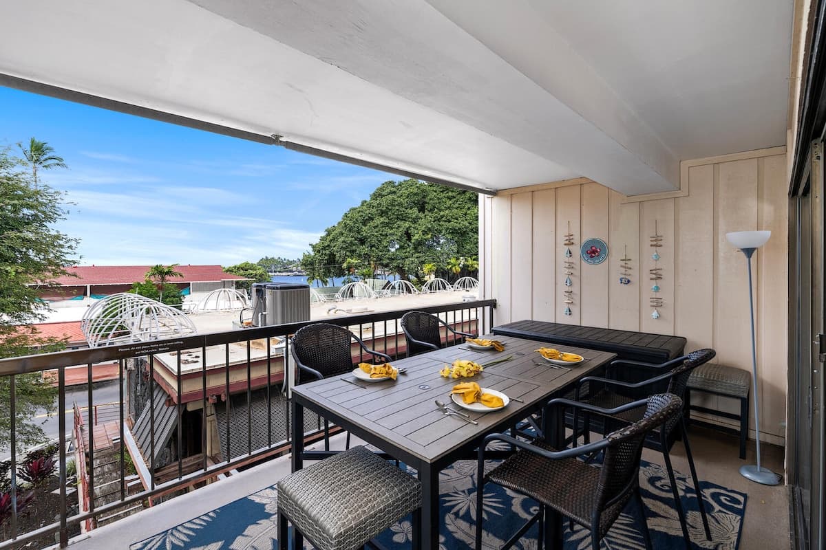 Condo in Kailua-Kona · ★4.67 · 2 bedrooms · 3 beds · 2 baths - Photo 1