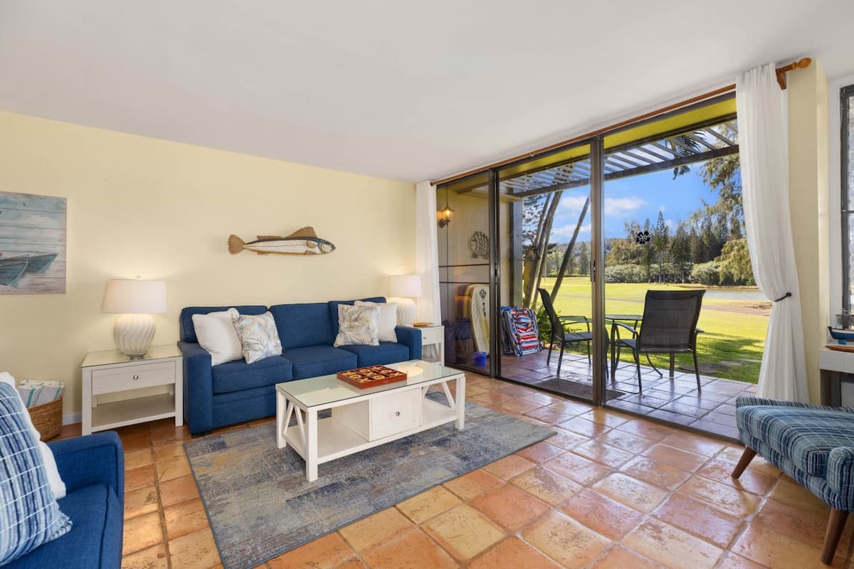 Home in Kahuku · ★4.8 · 3 bedrooms · 5 beds · 3 private baths - Photo 1