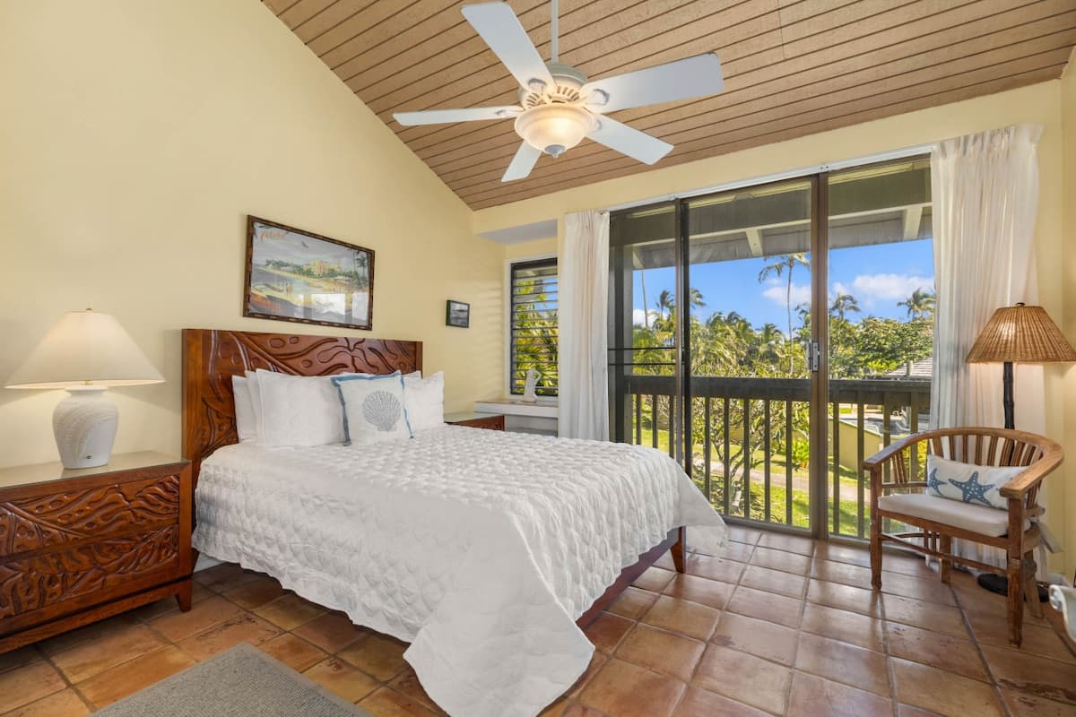 Home in Kahuku · ★4.8 · 3 bedrooms · 5 beds · 3 private baths - Photo 2