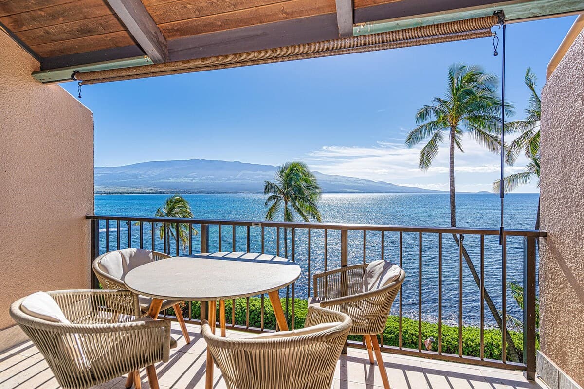 Condo in Wailuku · ★4.7 · 2 bedrooms · 4 beds · 2 private baths - Photo 5