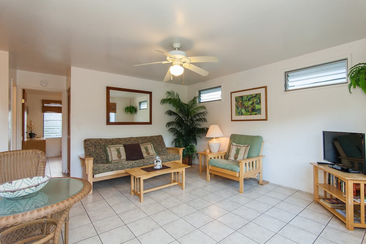 Home in Lihue · ★4.84 · 1 bedroom · 1 bed · 1 shared bath - Photo 3