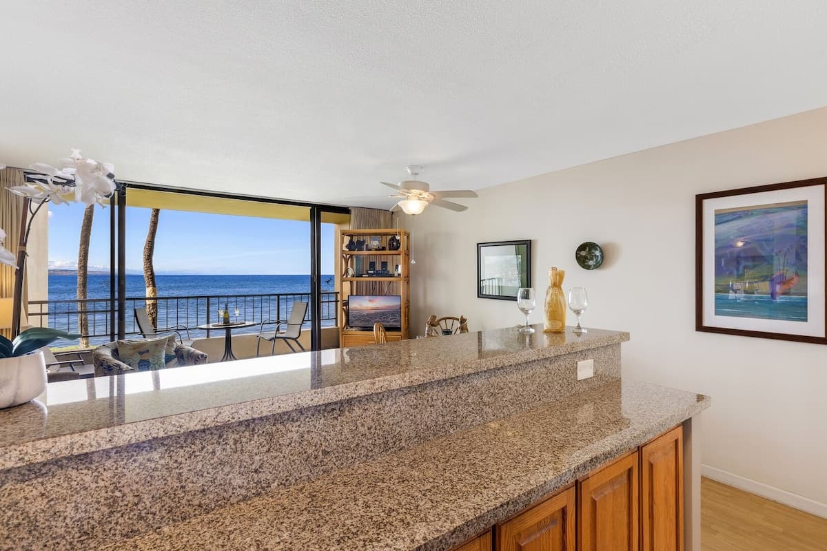 Condo in Kihei · ★4.71 · 1 bedroom · 2 beds · 1 bath - Photo 2