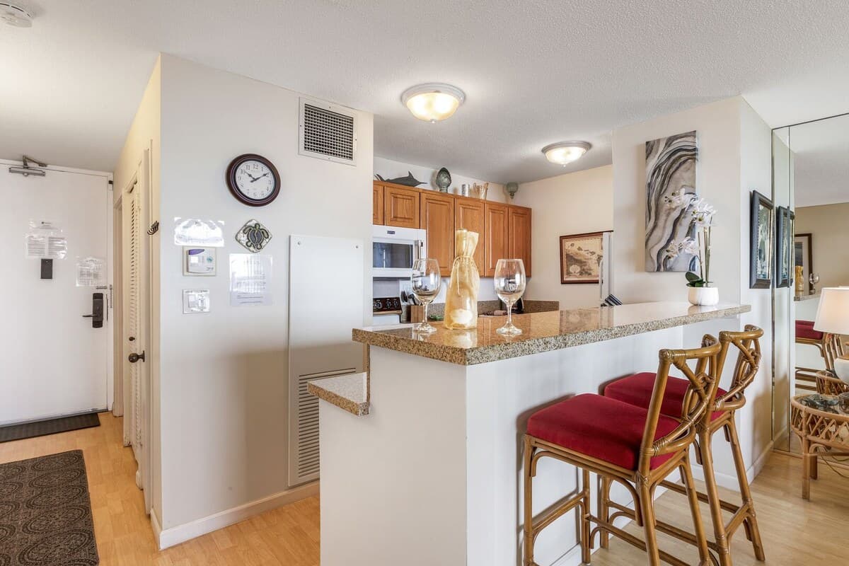 Condo in Kihei · ★4.71 · 1 bedroom · 2 beds · 1 bath - Photo 4